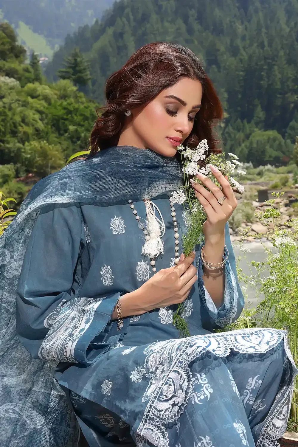 3PC Embroidered Unstitched Lawn Suit KCNE-2117