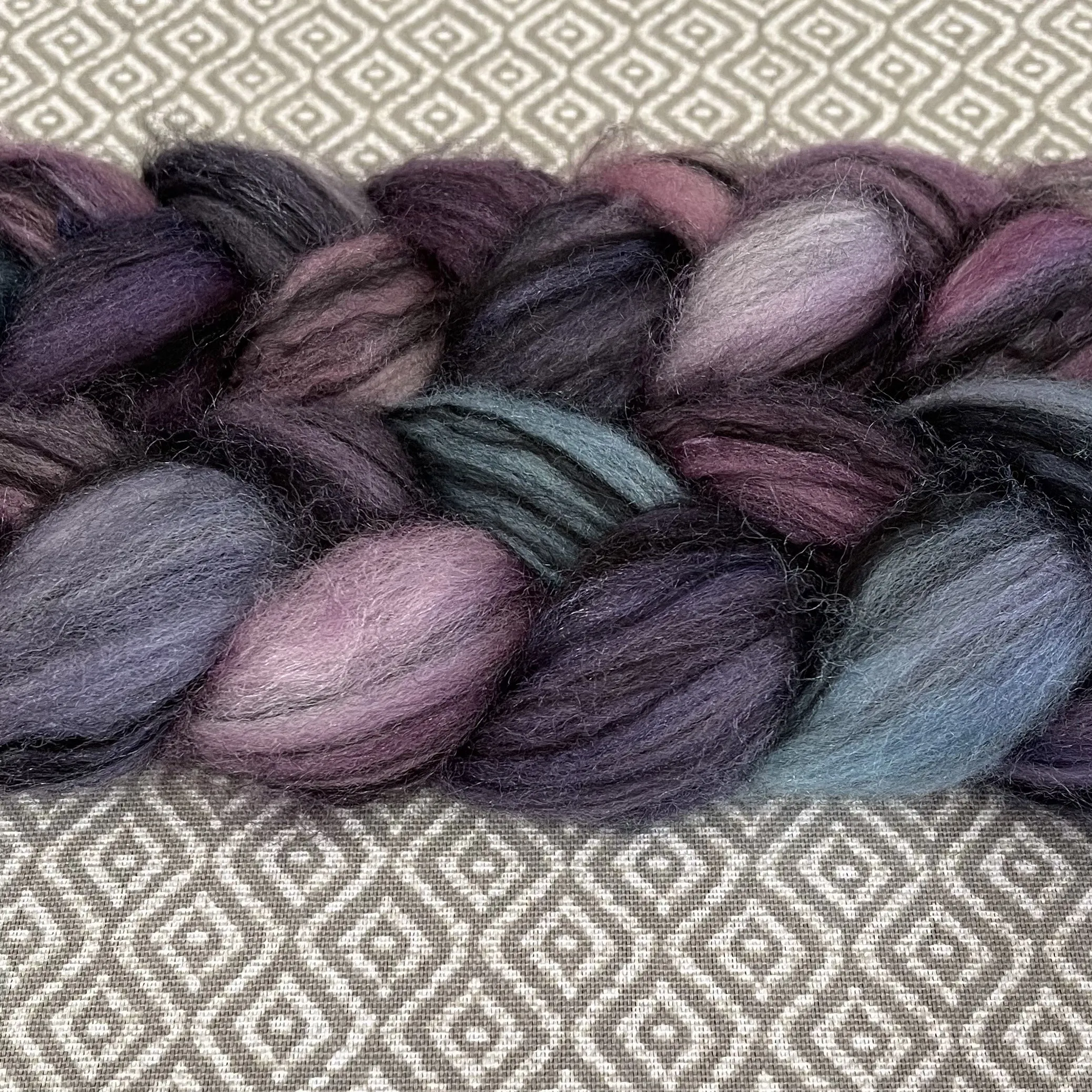 Polwarth Black Bamboo Silk Roving - Amethyst